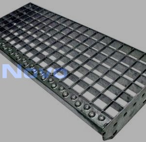 Ступени из прессованного настила P 1200х270х40/40х3 